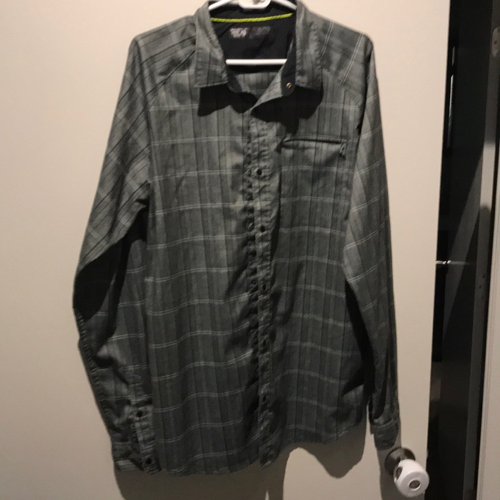 Mountain hardware button down shirt